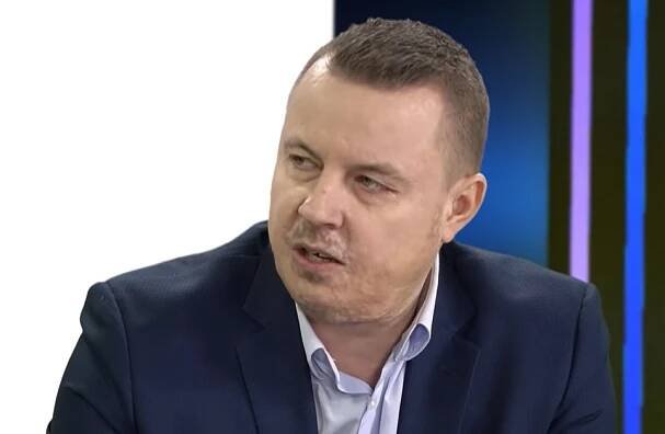 Proč platíme v ČR nejdražší elektřinu na světě? Rajchl odpovídá