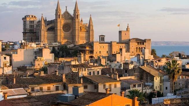 Palma de Mallorca omezí pití alkoholu na ulici - Novinky