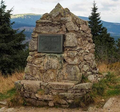 Mohyla Hanče a Vrbaty - Vítkovice, Krkonoše a Podkrkonoší | Regiontourist.cz