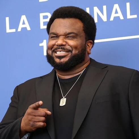 Craig Robinson continues underdog storyline on Peacock's 'Killing It' with new season