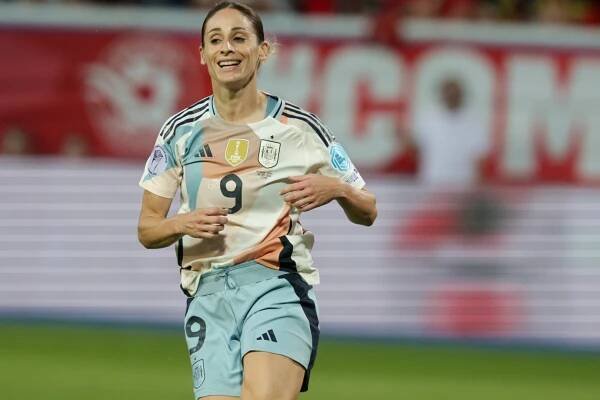 Esther González celebra un gol ante Bélgica en Lovaina