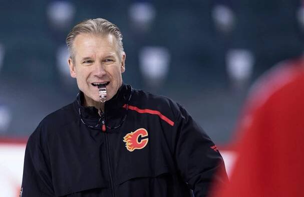 Geoff Ward sejmul nálepku. Už není jen dočasným koučem Calgary