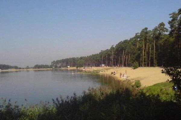 Jezero Lhota foto 1