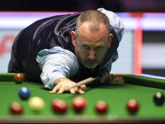 Mark Williams knocks defending champion Yan Bingtao out of Masters