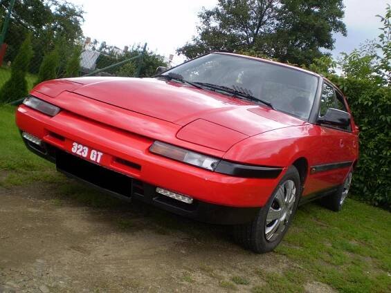1990 Mazda 323 / Familia / Protegé / 323F VI BG / 323F, 6. generace 1.8 benzín 96 kW 165 Nm