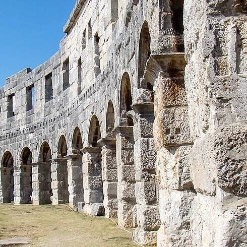 Pula: Vstupenka do arény | GetYourGuide