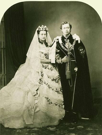 Eduard VII. měl zástupy milenek. I díky němu se dal Charles dohromady s Camillou