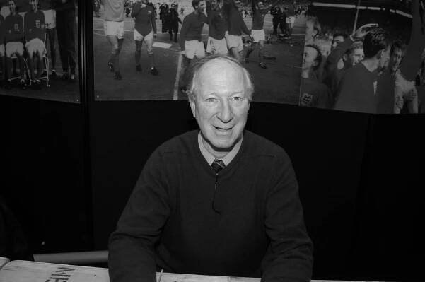 Britský fotbal přišel o legendu. Charlton zemřel obklopen rodinou