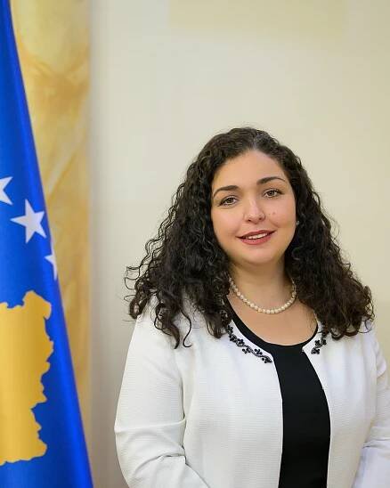 Soubor:Vjosa Osmani 2020.jpg – Wikipedie
