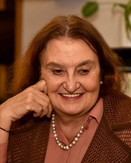 Eva Holubová