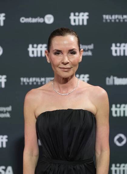 Soubor:Embeth Davidtz at the 2024 Toronto International Film Festival 2.jpg – Wikipedie