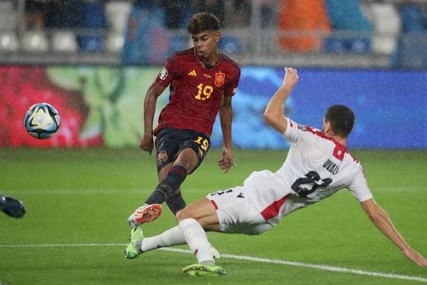 Španělsko deklasovalo 7:1 Gruzii, Portugalsko vyhrálo na Slovensku