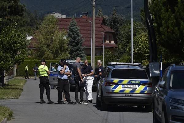 Muž zavraždil v rodinném domě partnerku a dvě dcerky: Našla je babička!