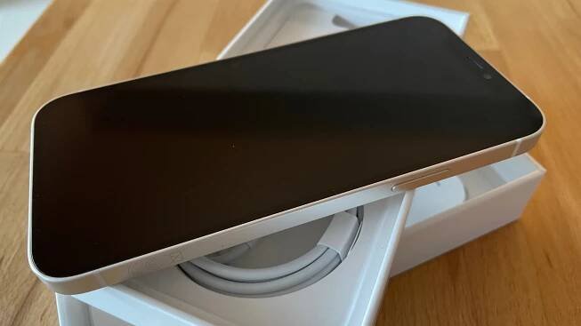 Prodám iPhone 12, 64 GB, bílá za 14 900 CZK - 1/2022 - Apple Bazar