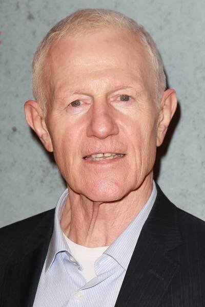 Raymond J. Barry herec