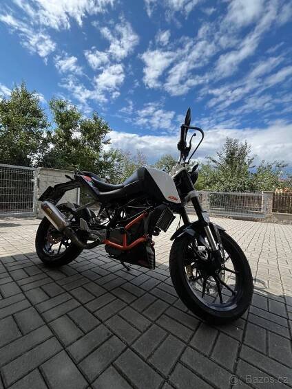 KTM DUKE 125 11kw - Znojmo