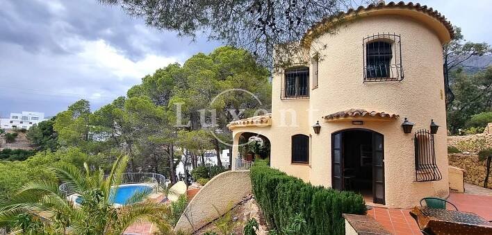 Prodej středomořské atypické vily s penzionem na pobřeží Costa Blanca, Altea - Španělsko