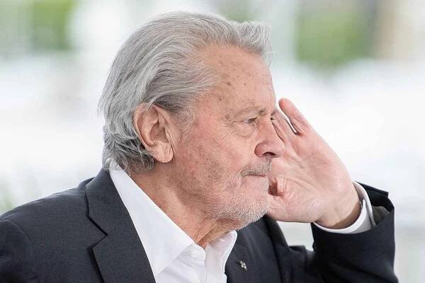 Alain Delon zemřel bohatý, ale v bolestech. Rozhádané děti spojila až jeho smrt