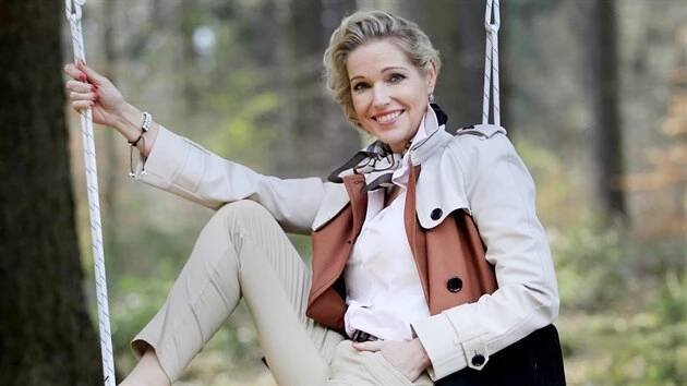 Eva Kotulánová, provdaná Maděryčová se stala první miss České republiky. Nyní podniká, její společnost Tree Houses staví domy na stromech.