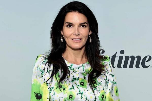 Angie Harmon