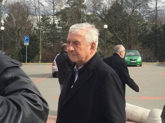 FOTO: Na pohřeb Jiřího Pechy dorazily známé osobnosti. – stránka 52