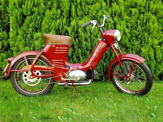 Renovace mopedů – ELEVENDESIGN