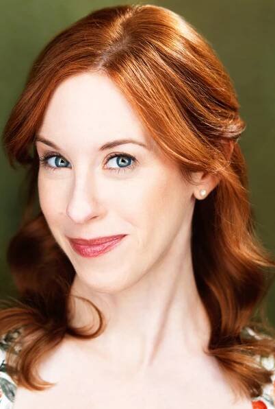 Elisabeth-Ness-Headshot-coy-comedy-web-vertical