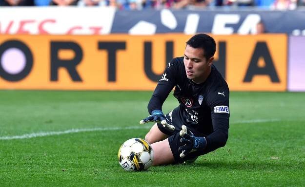 Slovan mě tehdy do Slavie nepustil. Ve Vietnamu jsem si finančně výrazně polepšil, říká brankář Nguyen