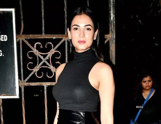 Hot Photos | Celebrities Photos | Photos of Bollywood Stars | Indian Models Photos | Asian Models Photos | Indian Stars