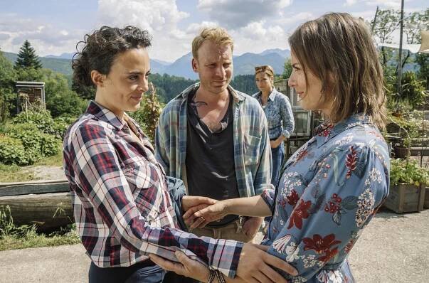 Pauline Fusban, Florian Karlheim, Josephine Ehlert - Zimmer mit Stall - Über alle Berge - Z filmu