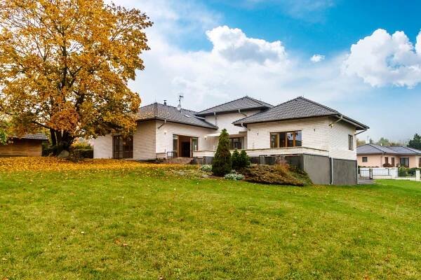 Prodej domu v osobním vlastnictví 286 m2, Hostivice