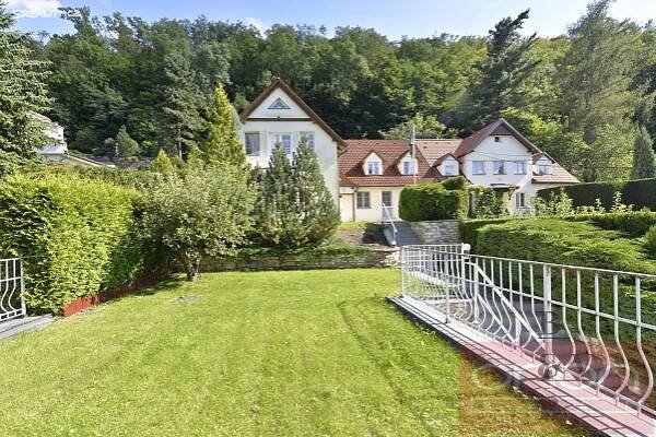 Pronájem  rodinného domu 290 m², pozemek 1 020 m², Pod Mlýnkem, Praha 6 - Dejvice