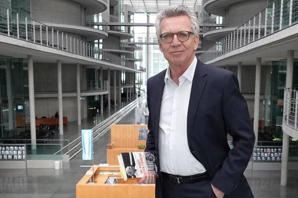 Prof. Dr. THOMAS DE MAIZIÈRE – LANDSCHAFTEN ZUKÜNFTIGER FÜHRUNG – Parabola Forum Zürich