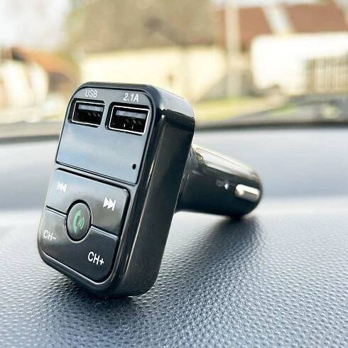 Obrázek z FM bluetooth transmitter do auta s USB