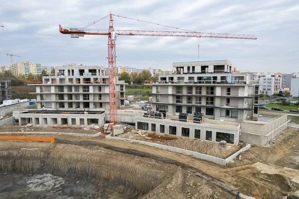 První etapa Arcus City má dokončenou hrubou stavbu