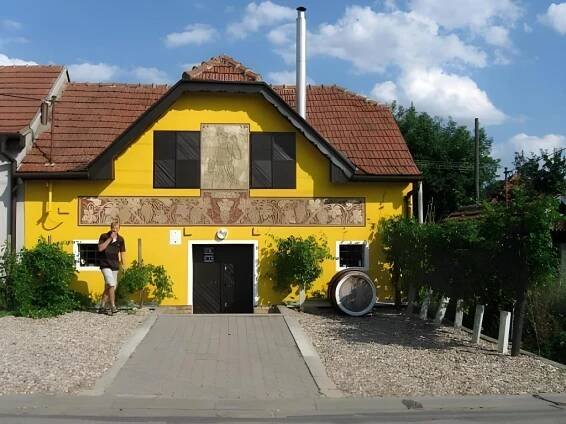 Penzion a restaurace U Hroznu - NEJLEPŠÍ CENY ubytování ve městě Velké Bílovice