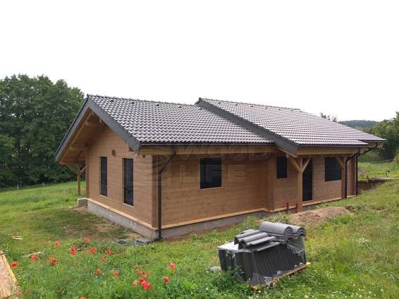 Přízemní srub nedaleko Prahy | Woodlife