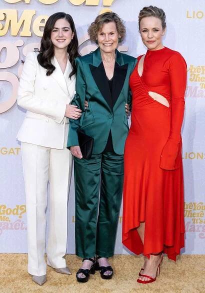 LOS ANGELES, CALIFORNIA - APRIL 15: (L-R) Abby Ryder Fortson, Judy Blume and Rachel McAdams attend the 