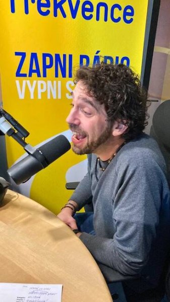 Jindra Polák: Už na prvním koncertě jsme věděli, že se mezi námi děje něco speciálního | Host Frekvence 1