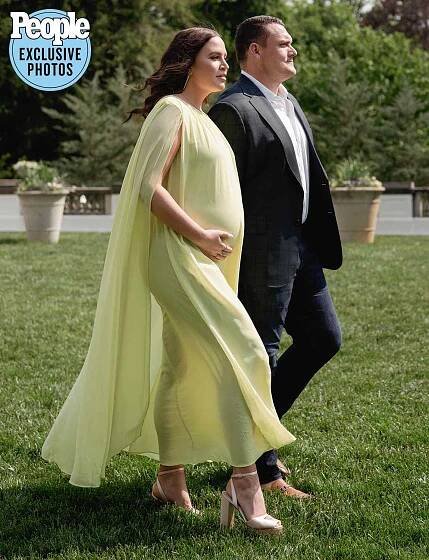 ryan kelly + wife emma pregnancy