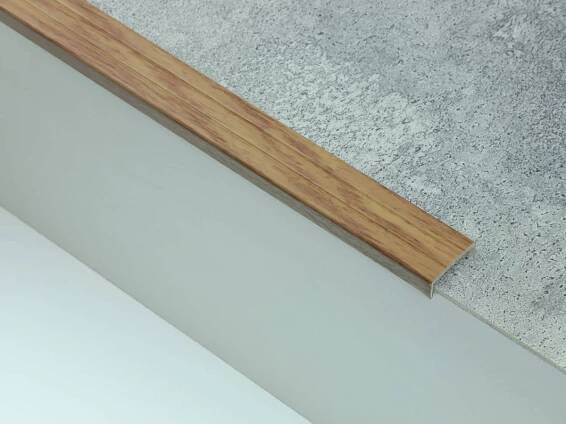 Schodová hrana Legno 75 samolepicí 24,5x9 mm skladem 270 cm doprodej