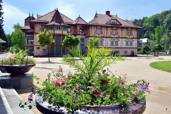 Centrála cestovního ruchu Východní Moravy - Luhačovice – lázně zaslíbené také turistice