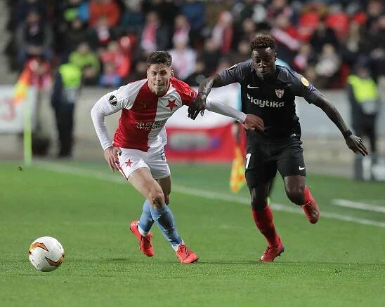 Zápas fotbalové Evropské ligy  SK Slavia Praha - Sevilla FC v Edenu.