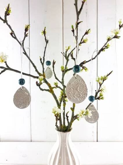 Pin von Anastasja Lubiejewska auf ceramika | Dekoration weihnachten draußen, Basteln frühling ostern, Osterdeko