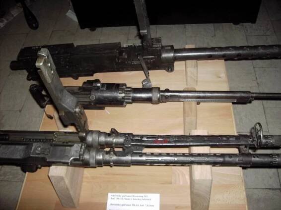 SOV - ŠKAS (7,62 mm kulomet) : Zbraně s jednoduchým závěrem