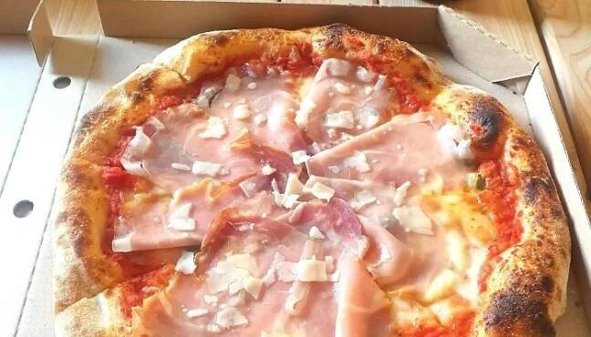Pizza Benesov   Gatto Nero čislo - Hráského 771