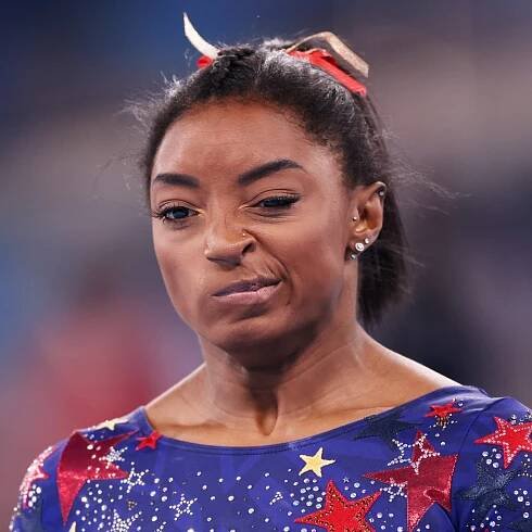 Simone Biles' Tokyo Olympics Off to Shaky Start but Golds Still in Reach