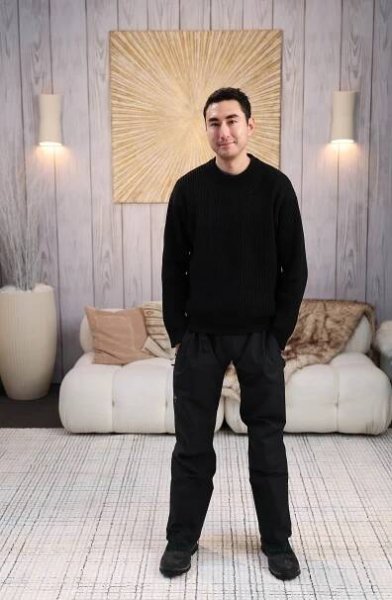 Alex Russell at an event for Lurker (2025)