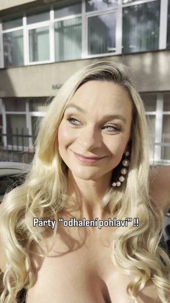 A je to venku! Sexbomba Mottlová prozradila pohlaví očekávaného miminka