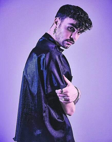 Ve slovenštině plánuji celé album, říká zpěvák s hlubokým sametovým hlasem Adam Pavlovčin
